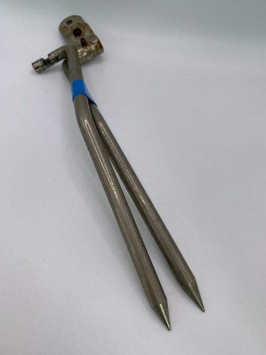 Vintage Ludwig bass drum spurs - Pair, Nickel
